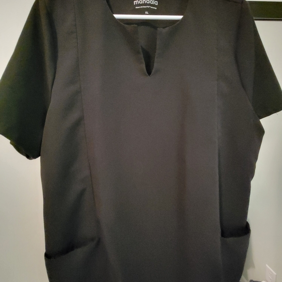 Mandala Scrub Top - Picture 2 of 3